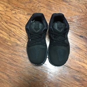 Nike Kyrie 3 Size 10c